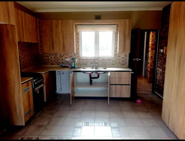 2 BEDROOM APARTMENT FOR SALE IN FREELAND PARK